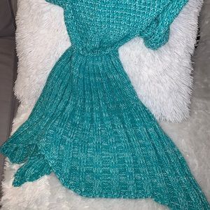 Teal Mermaid Tail Blanket